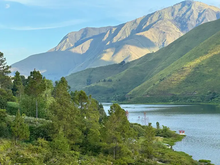 Day 1 – West Samosir & Lake Views
